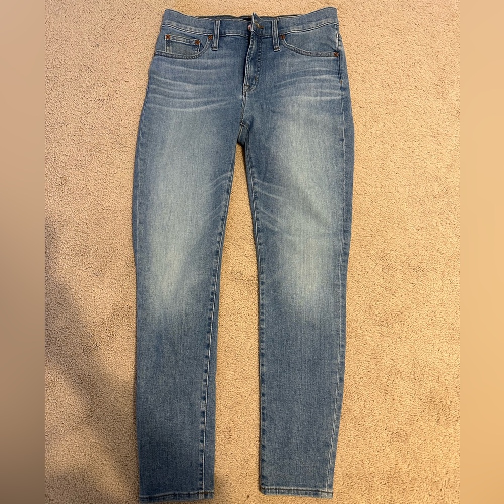 J Crew 9” Eco High-Rise Toothpick Skinny Jeans in Light Wash. Size 28.